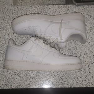 White Air Force 1 low tops